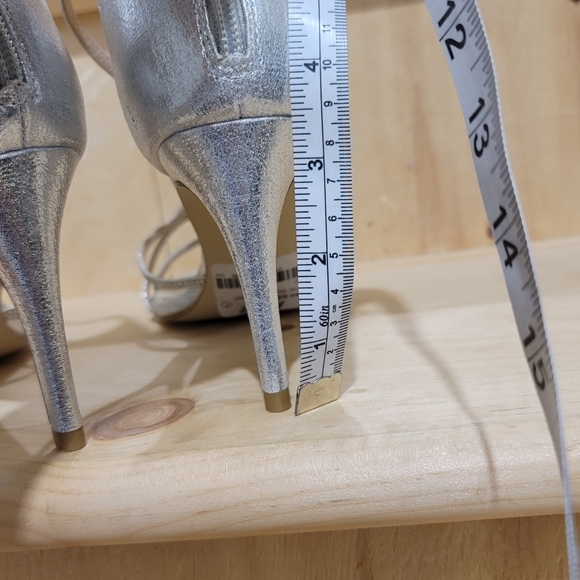 Metallic Le Chateau Silver Strappy Jewel Heels Size 40 - Picture 6 of 7